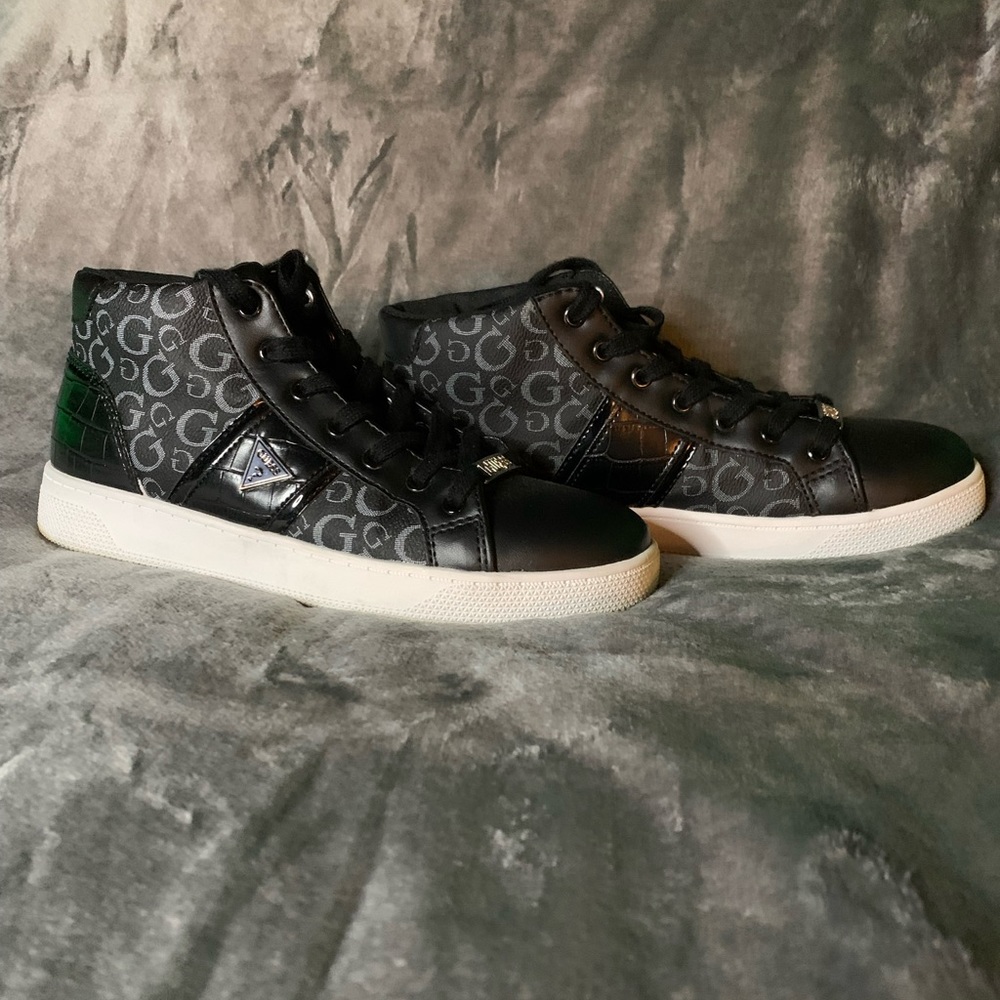 Black Guess shoes
